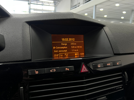 Opel Astra, 2012 года, пробег 178117 км
