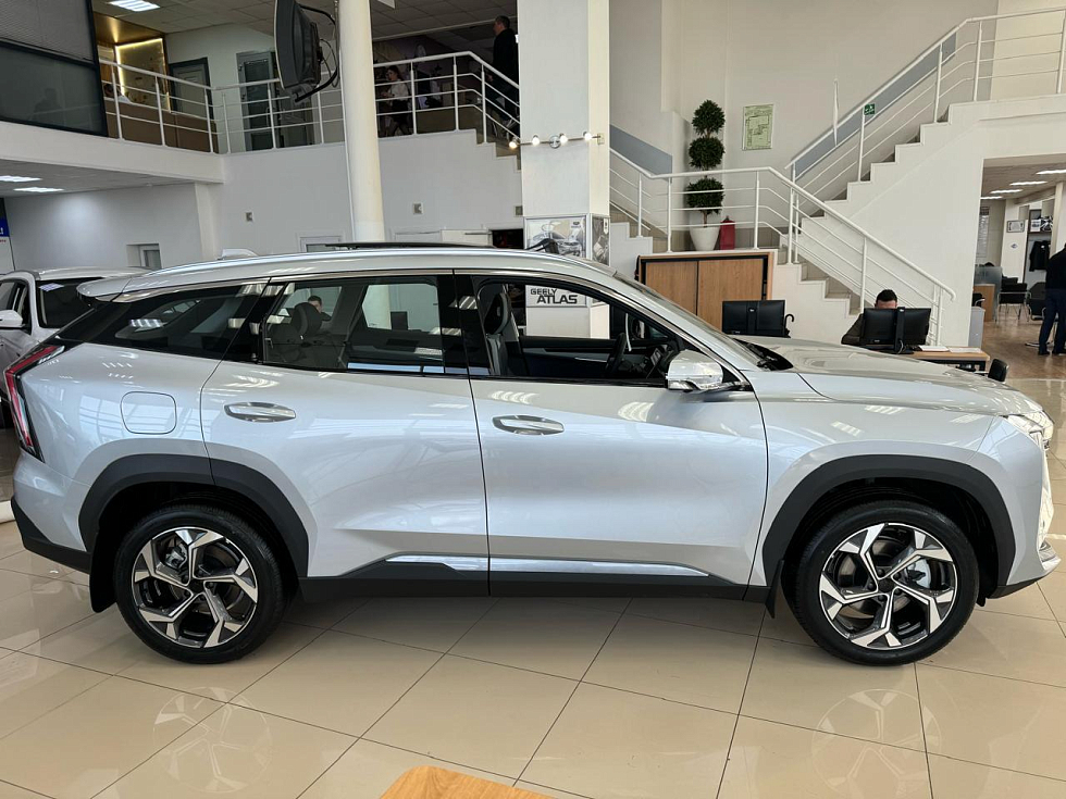 Geely Atlas Спорт, серебряный