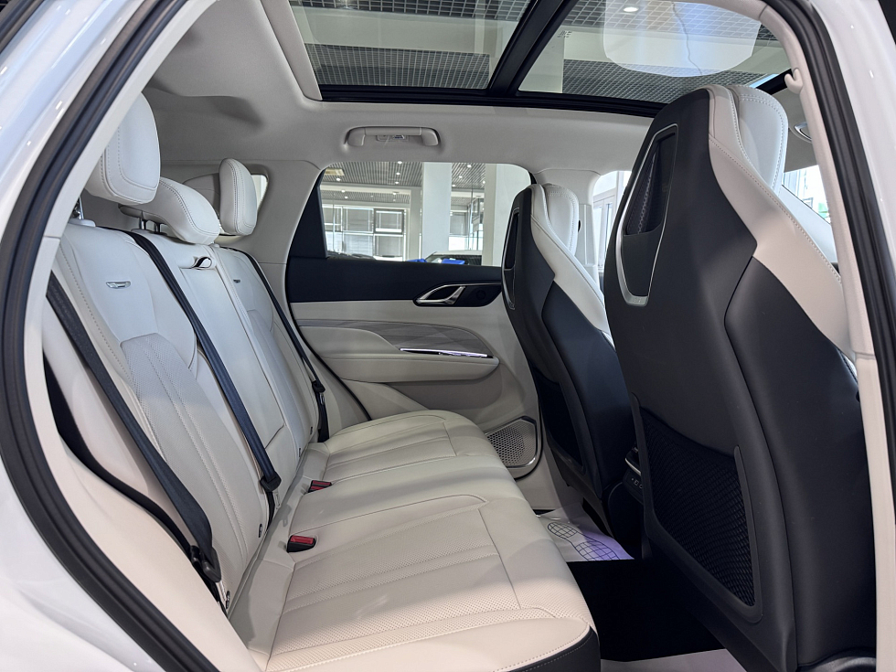 Hongqi HS3 Делюкс (Deluxe), белый