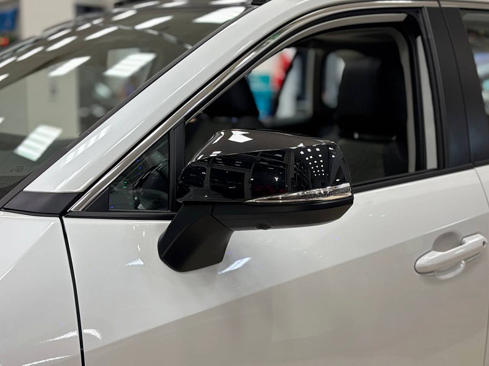 Toyota RAV4 Luxury, белый