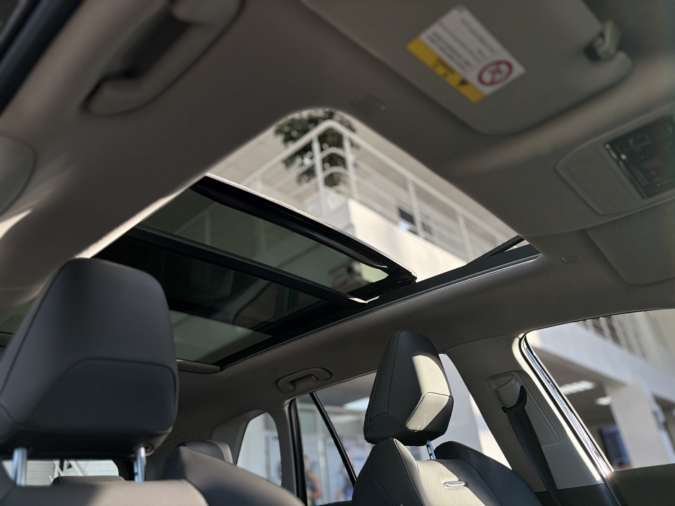 Toyota RAV4 Luxury, черный