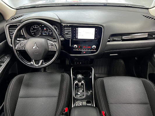 Mitsubishi Outlander, 2020 года, пробег 76625 км