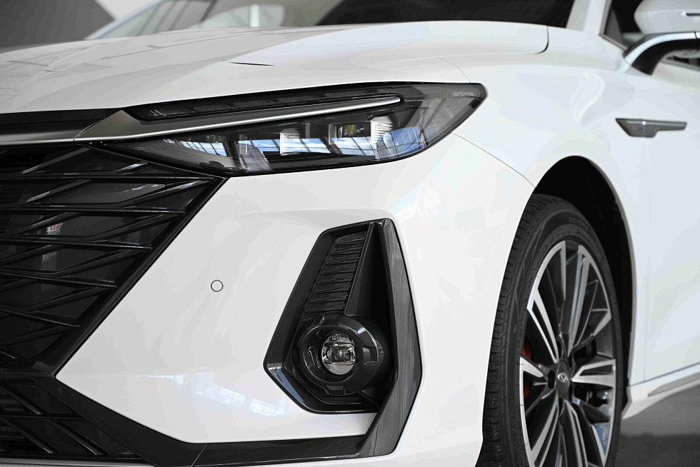 Chery Arrizo 8 Ультра Черный / Ultra Black, белый