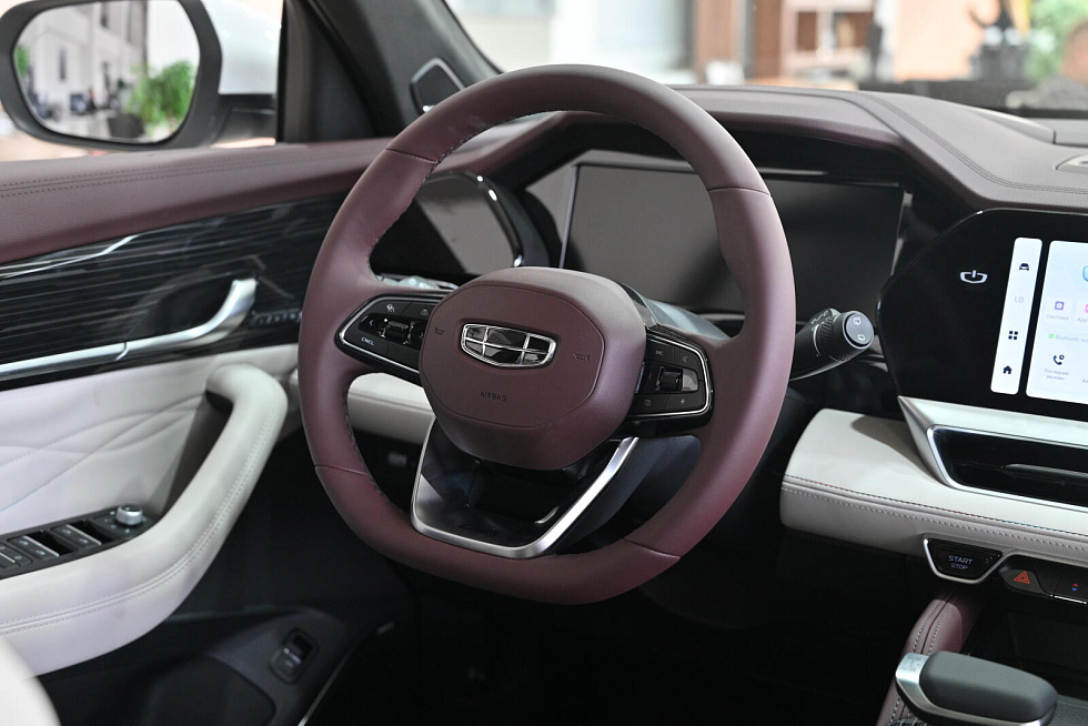 Geely Monjaro Люкс (2023-2025), белый