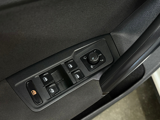 Volkswagen Tiguan CONNECT, 2020 года, пробег 111189 км