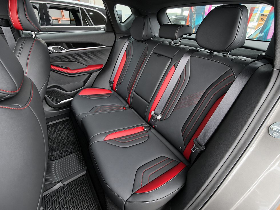 Geely Coolray Эксклюзив, серый