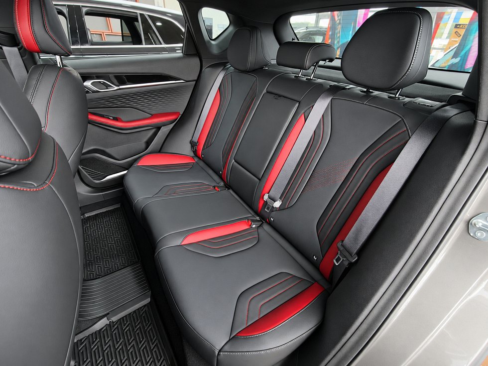 Geely Coolray Спорт, серый