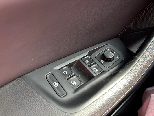 Volkswagen Passat, 2019 года, пробег 241690 км