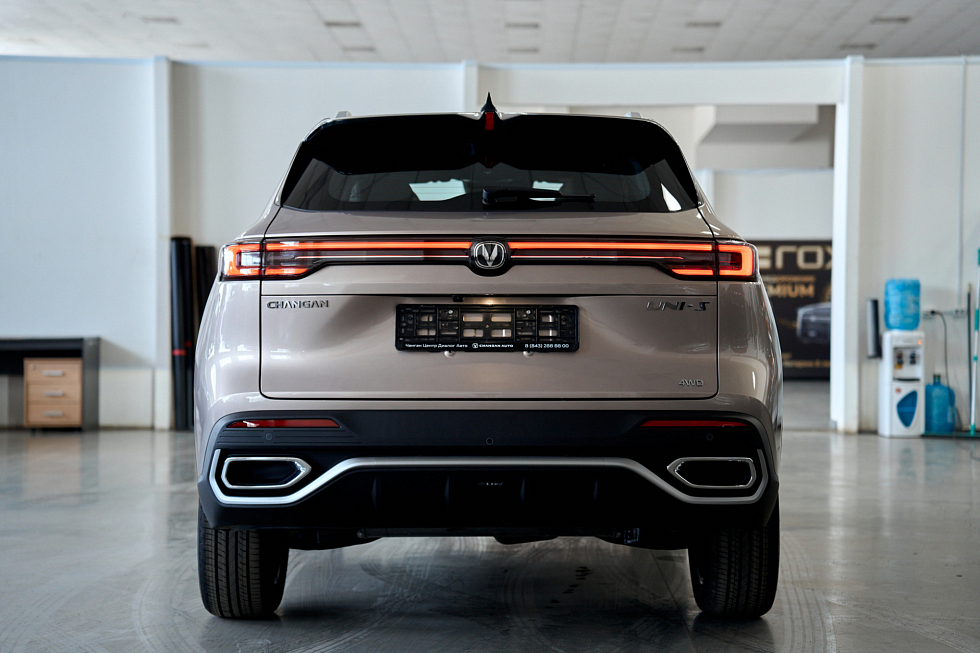Changan UNI-S Техно, бежевый