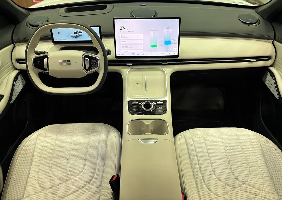 Geely Galaxy Starship 7 Sailing, белый