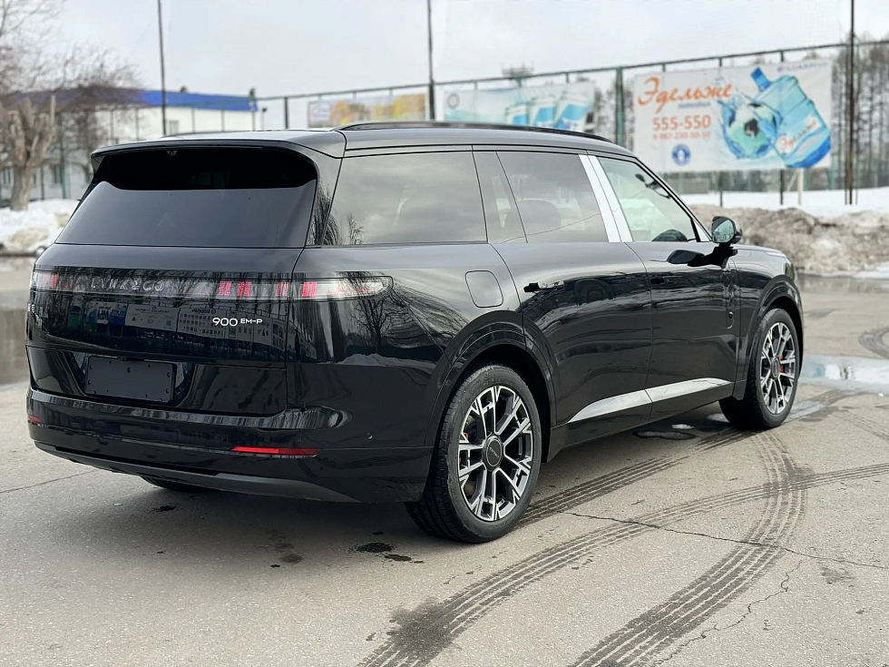 Lynk & Co 900 Ultra (6 seats), черный