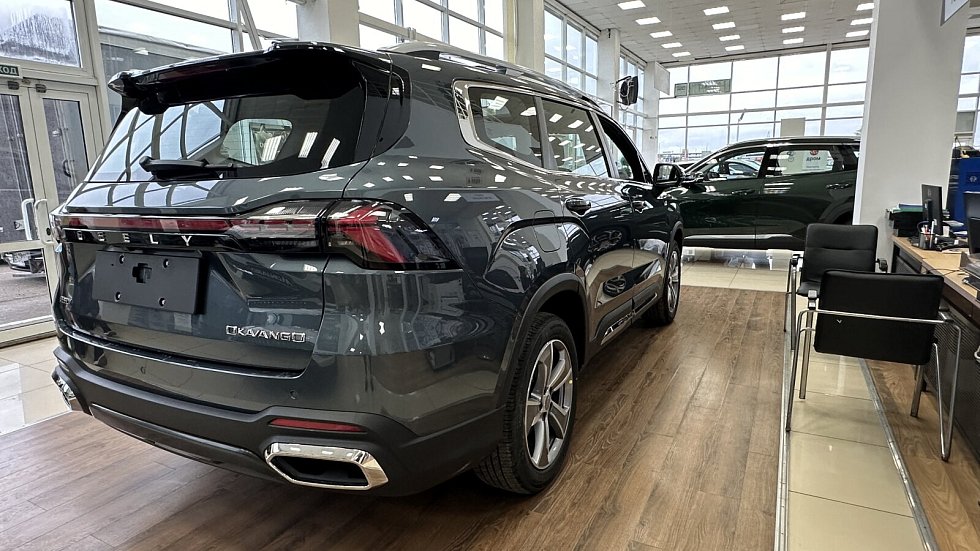 Geely Okavango Флагман, серый