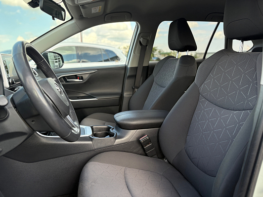 Toyota RAV4 Комфорт, 2020 года, пробег 60921 км