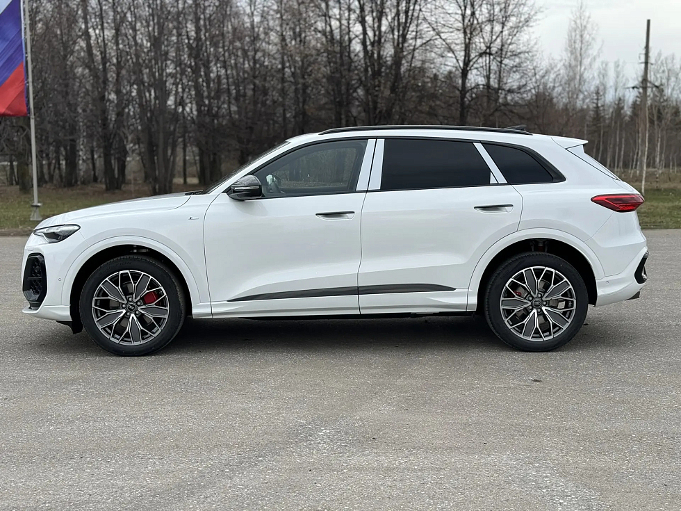 Audi Q5 Edition One TFSI quattro S tronic, белый