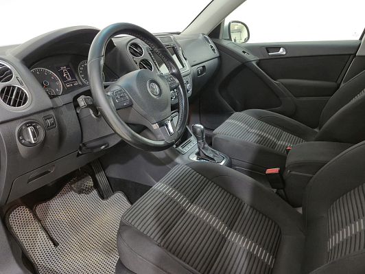 Volkswagen Tiguan, 2010 года, пробег 200735 км