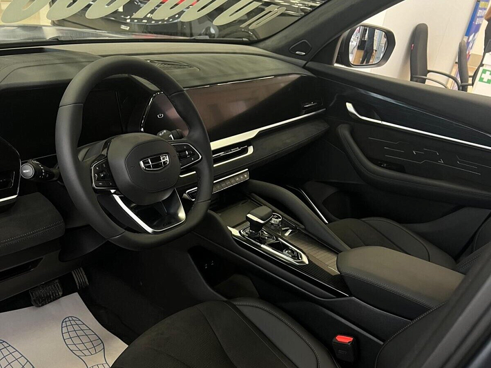 Geely Monjaro Люкс (2023-2025), черный
