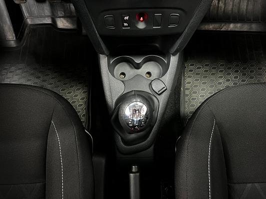 Renault Sandero Confort, 2017 года, пробег 65572 км