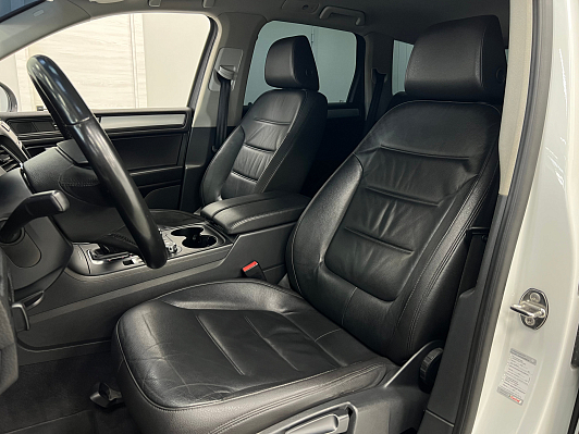 Volkswagen Touareg, 2012 года, пробег 180889 км