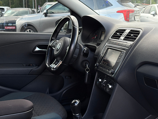 Volkswagen Polo SELECT, 2020 года, пробег 76668 км