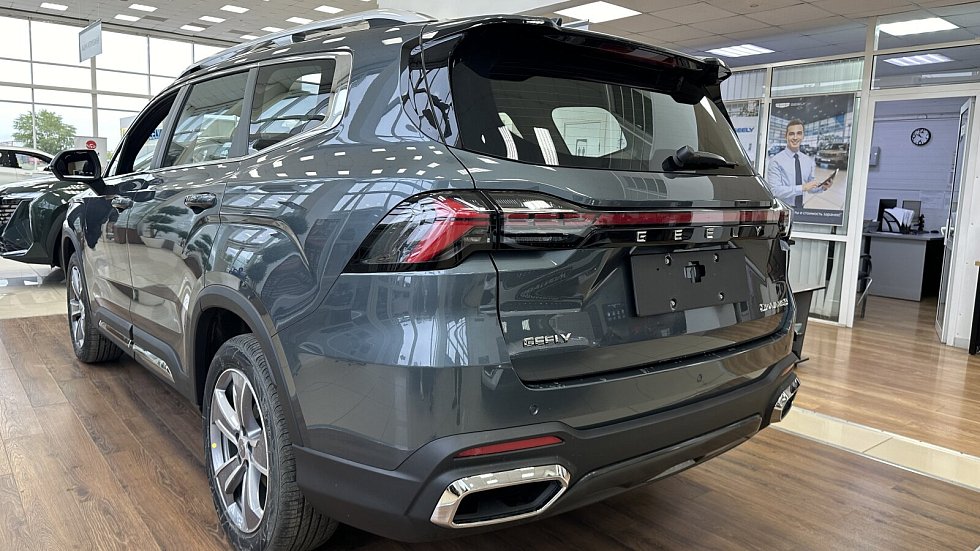 Geely Okavango Флагман, серый