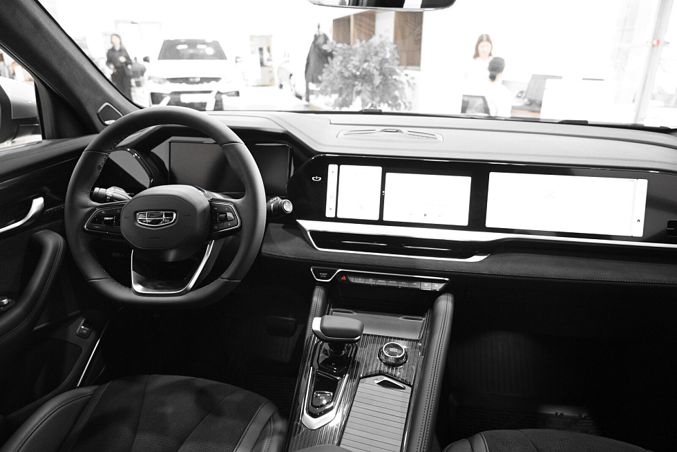 Geely Monjaro Флагман, серебряный