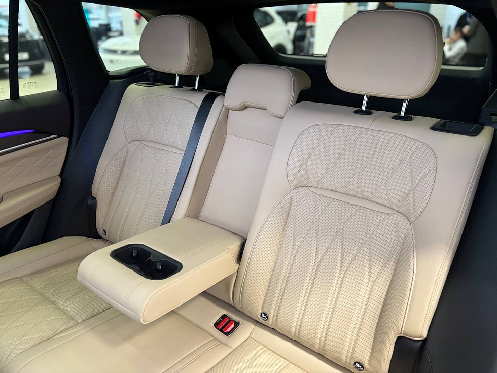 Geely Monjaro Flagship (2023-2025), черный