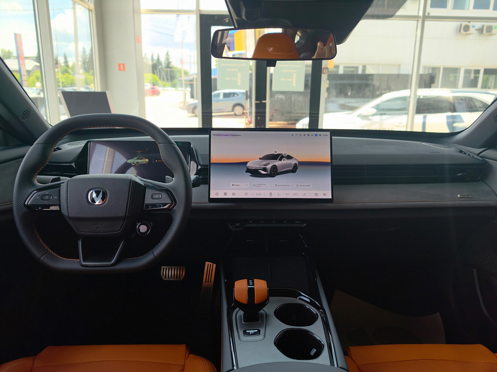 Changan UNI-V Спорт, красный