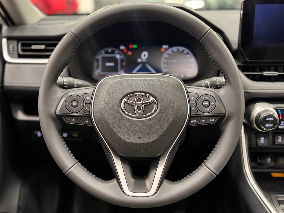 Toyota RAV4 Luxury, белый