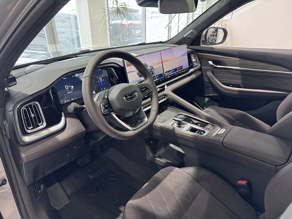 Geely Monjaro Флагман, серебряный
