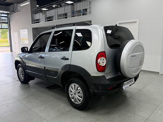 Chevrolet Niva LE, 2018 года, пробег 111160 км