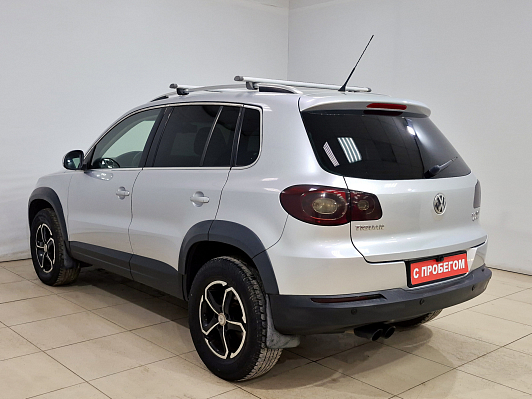 Volkswagen Tiguan, 2010 года, пробег 200735 км