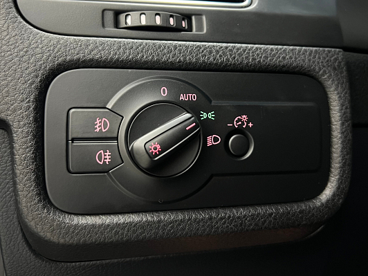 Volkswagen Touareg, 2012 года, пробег 180889 км