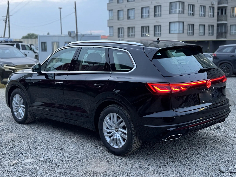 Volkswagen Tiguan R-Line Smart Leadership, серый
