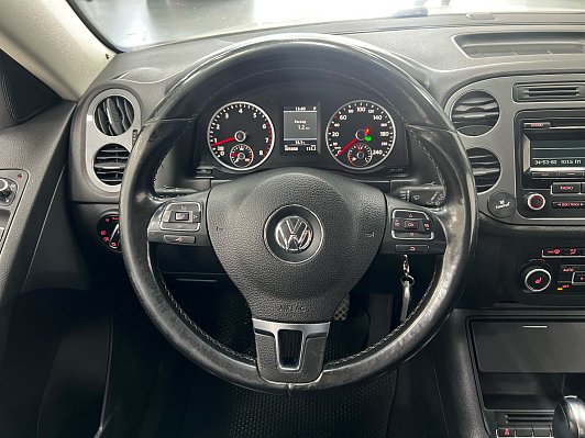Volkswagen Tiguan Avenue, 2012 года, пробег 305872 км