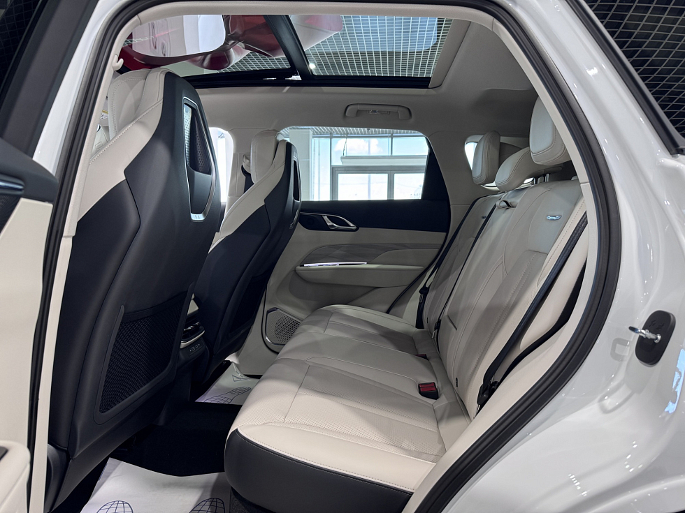Hongqi HS3 Делюкс (Deluxe), белый
