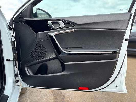 Kia Ceed Prestige, 2019 года, пробег 59816 км