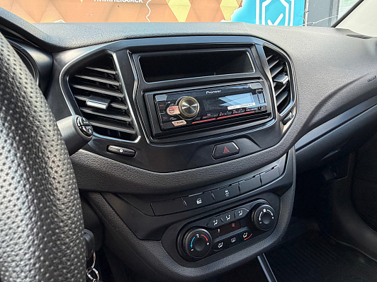 Lada (ВАЗ) Vesta 50 Anniversary, 2019 года, пробег 168000 км