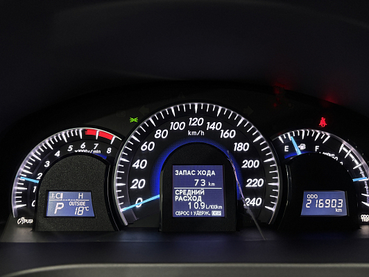 Toyota Camry, 2012 года, пробег 216905 км