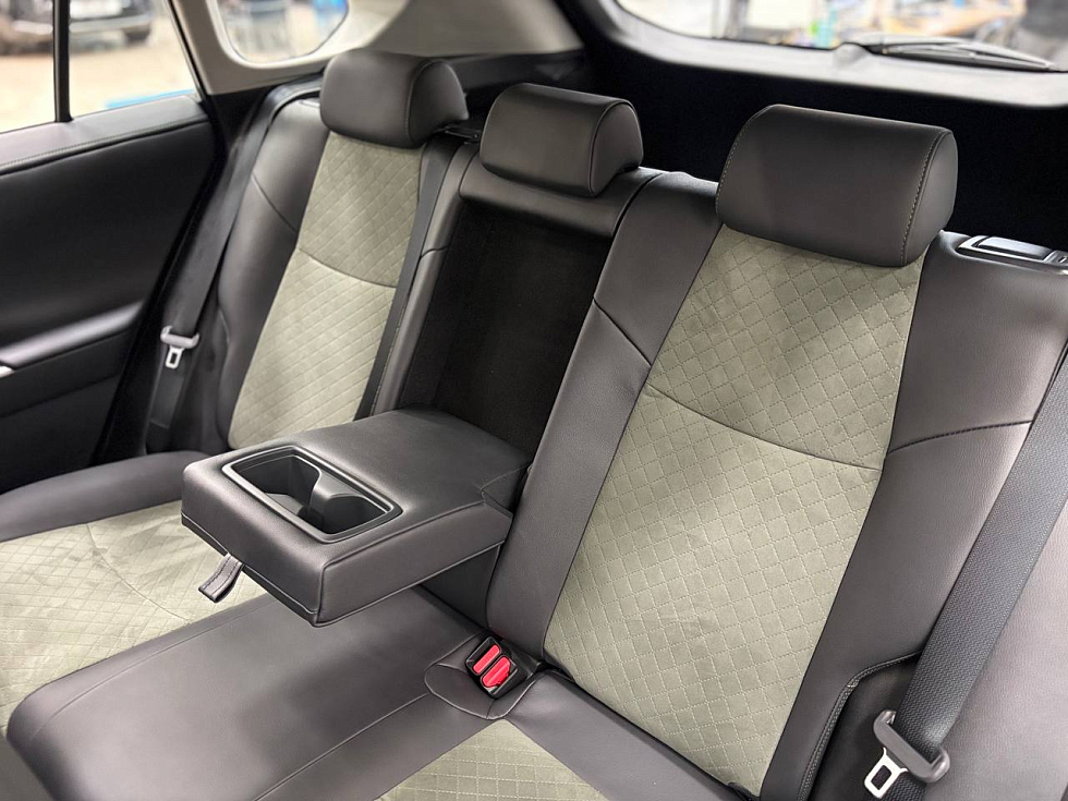 Toyota RAV4 Luxury, белый