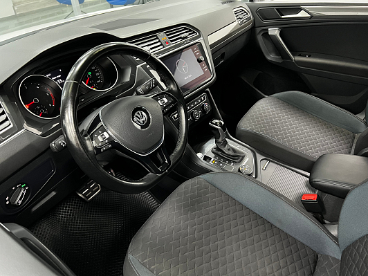 Volkswagen Tiguan Highline, 2019 года, пробег 125699 км