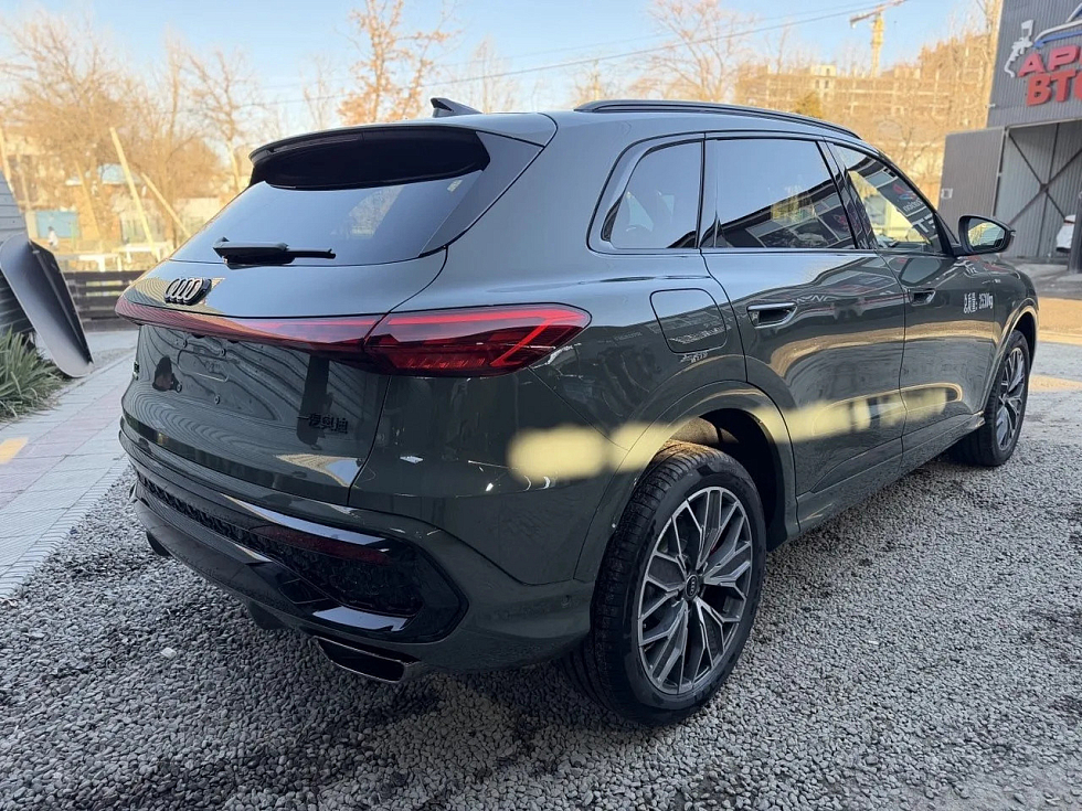 Audi Q5 Luxury, серый
