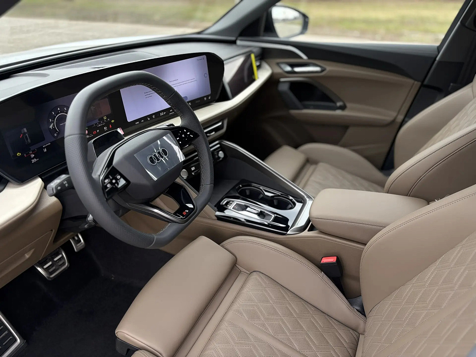 Audi Q5 40 TFSI quattro Luxury Dynamic, зеленый