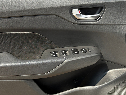 Hyundai Solaris Специальная Серия "Sportline" Elegance + Safety, 2022 года, пробег 45097 км
