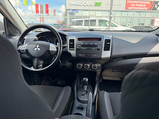 Mitsubishi Outlander Intense, 2010 года, пробег 252000 км