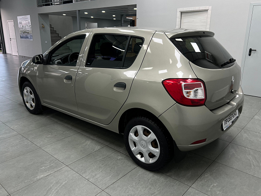 Renault Sandero, 2015 года, пробег 141377 км