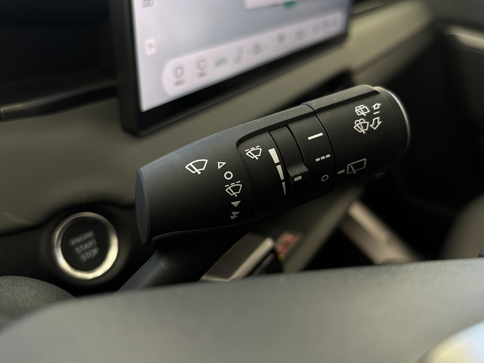 Toyota RAV4 Luxury, черный
