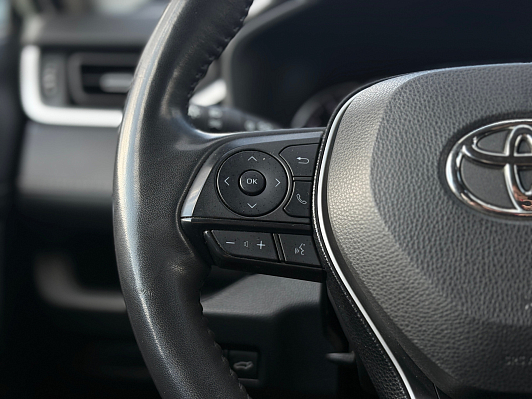 Toyota RAV4 Комфорт, 2020 года, пробег 60921 км