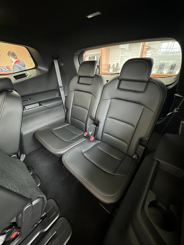 Geely Okavango Флагман, белый