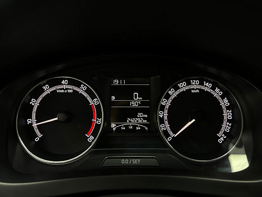 Skoda Rapid Hockey Edition Active, 2018 года, пробег 242290 км
