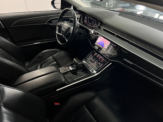 Audi A8 Business, 2018 года, пробег 240952 км